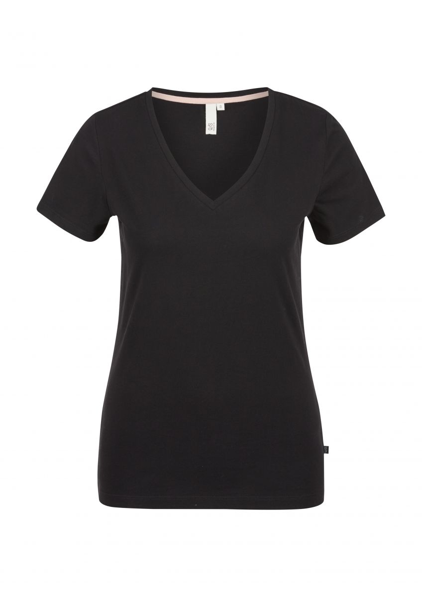 Black v neck clearance tee