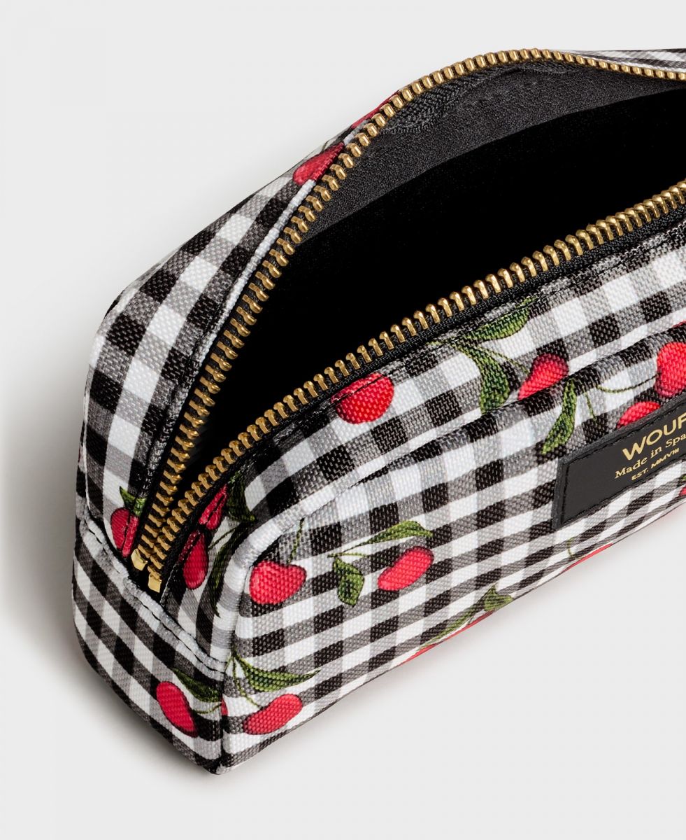 Abril Large Toiletry Bag