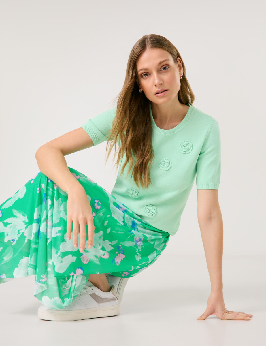 Taifun Kurzarmpullover mit Häkel-Blumen - grün (05730)