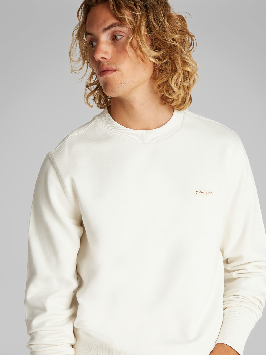 Calvin Klein Sweatshirt aus Baumwollfrottee mit Aufnäher - weiß (YAS)