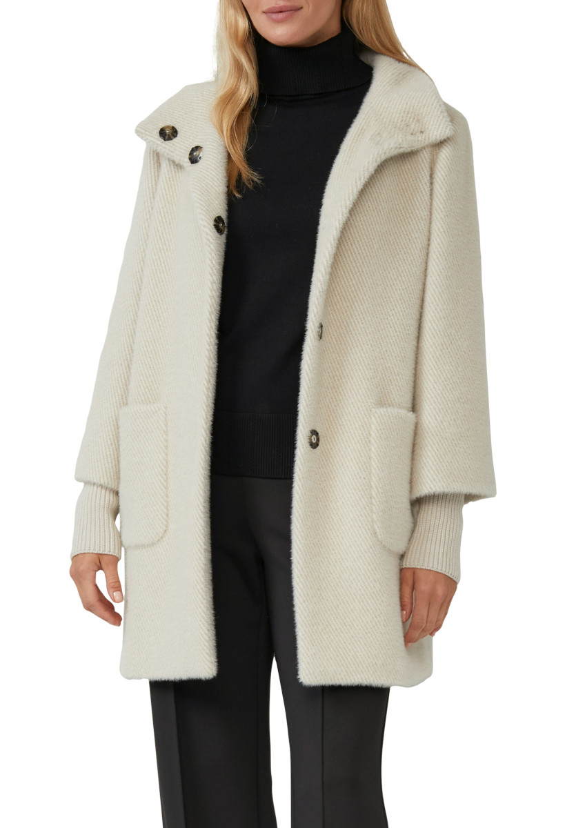 s.Oliver Black Label Flauschiger Mantel mit Stehkragen   - beige (80W4)